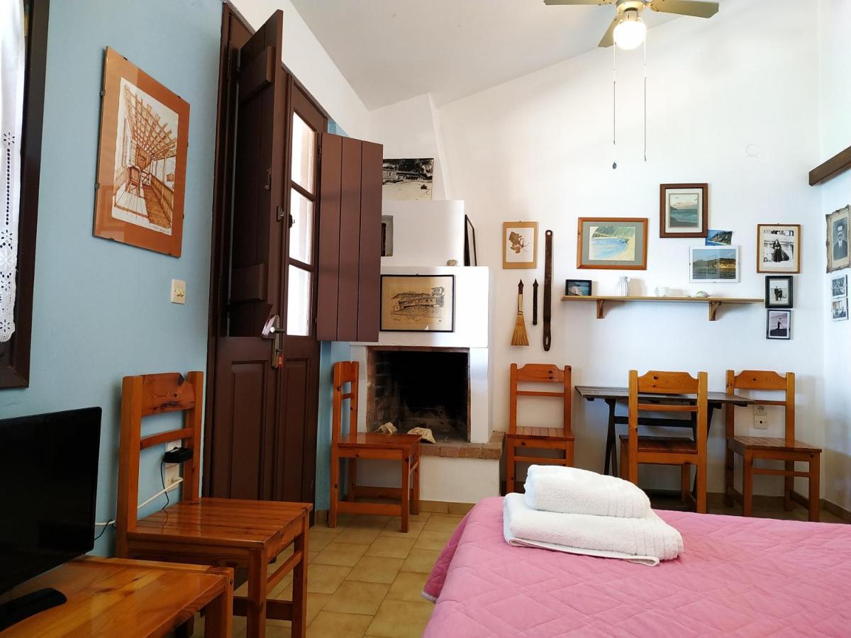 Fetsis Apartments อาโยส นิกีตัส ภายนอก รูปภาพ